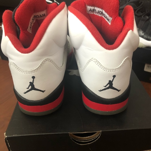 Air Jordan’s 5 fire reds - Picture 5 of 8